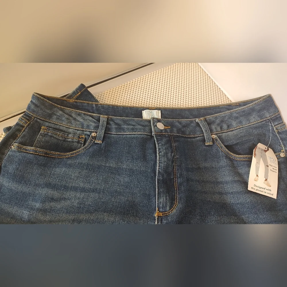Time and Tru Women's Size 18 High Rise Mom Jeans Dark Wash